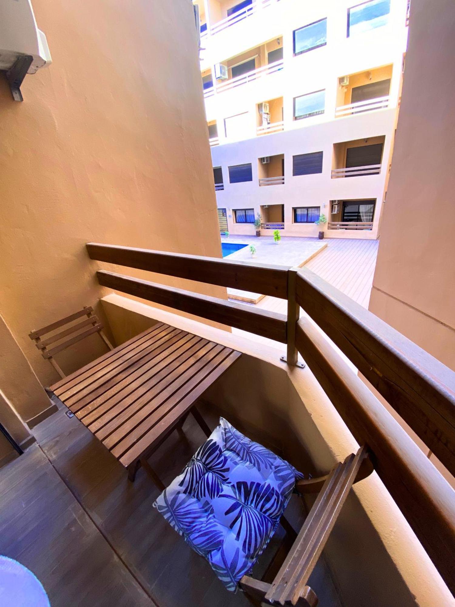 Le Modern Et Avec Piscine Et Parking Prive Appartement