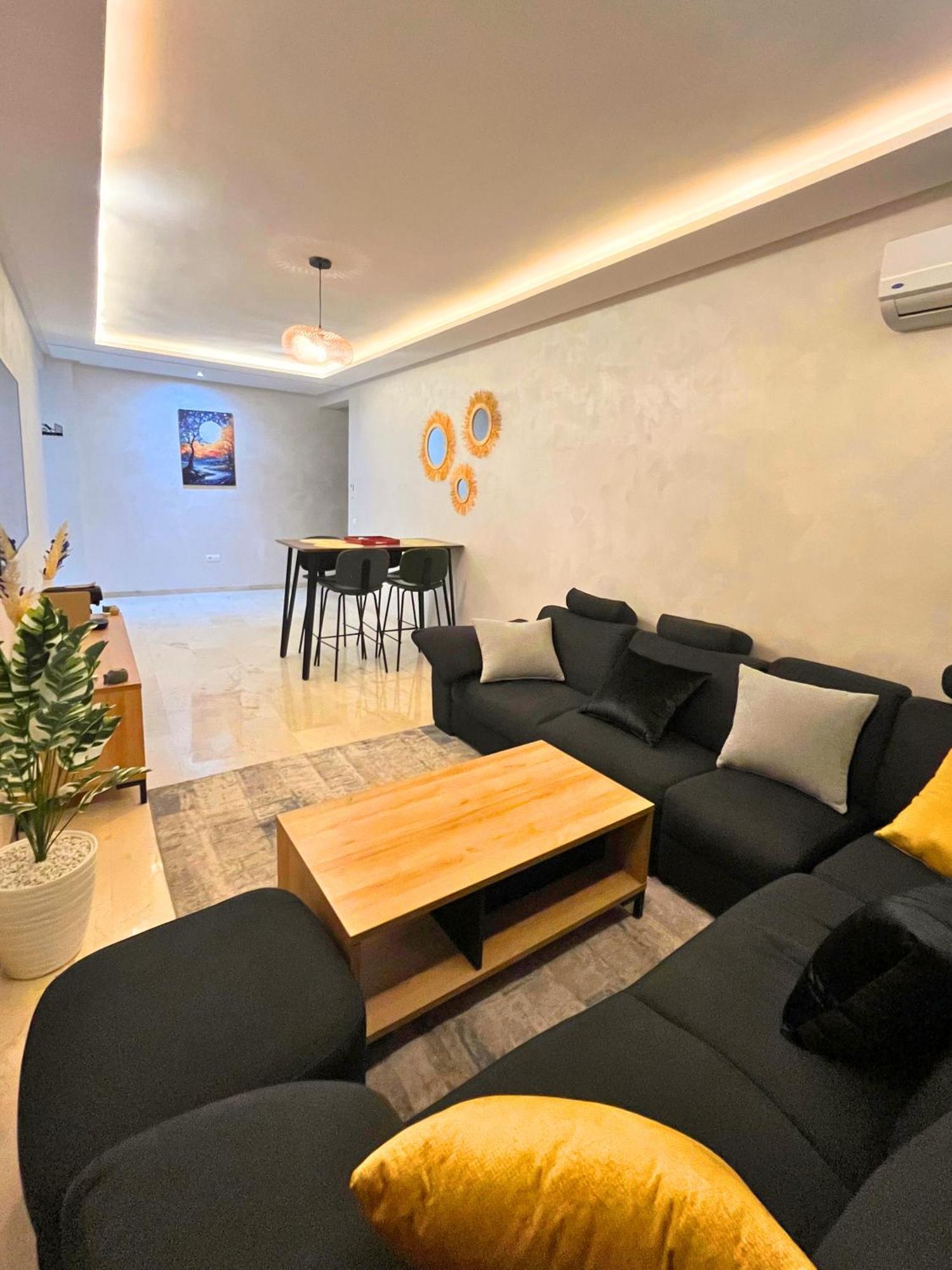 Le Modern Et Avec Piscine Et Parking Prive Appartement Marrakesh