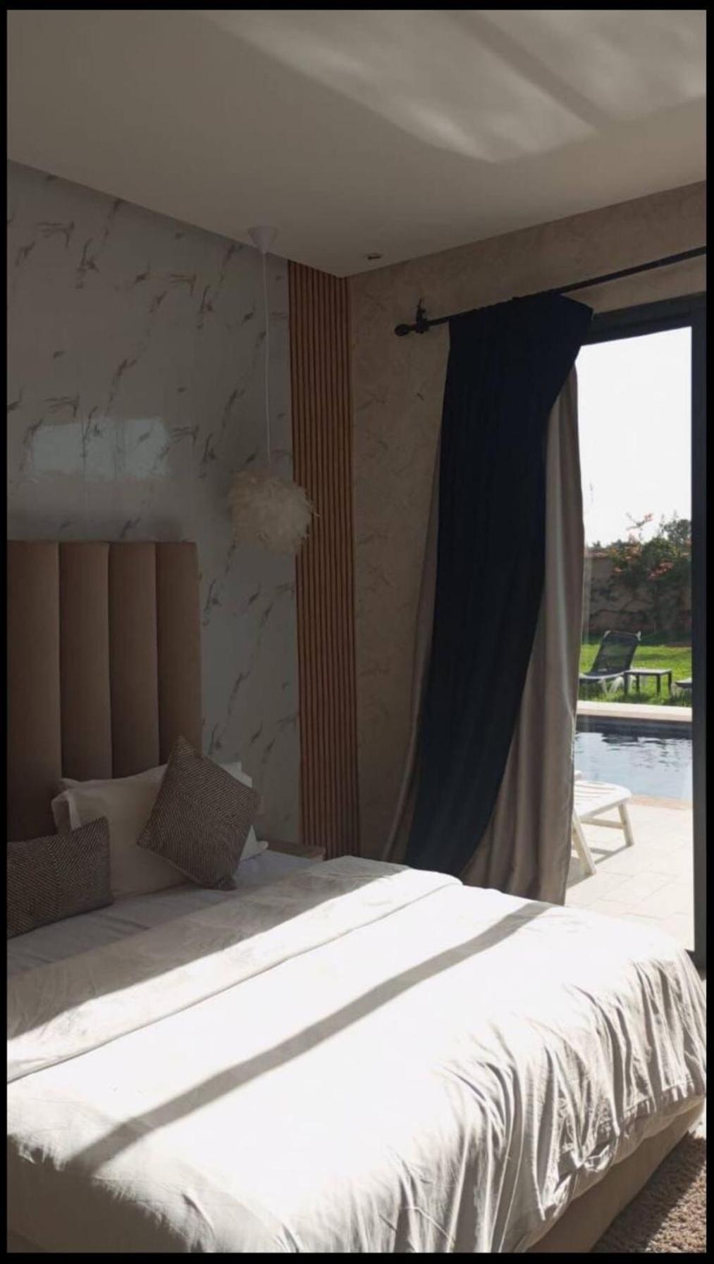 4 Sans Vis A Vis Villa *