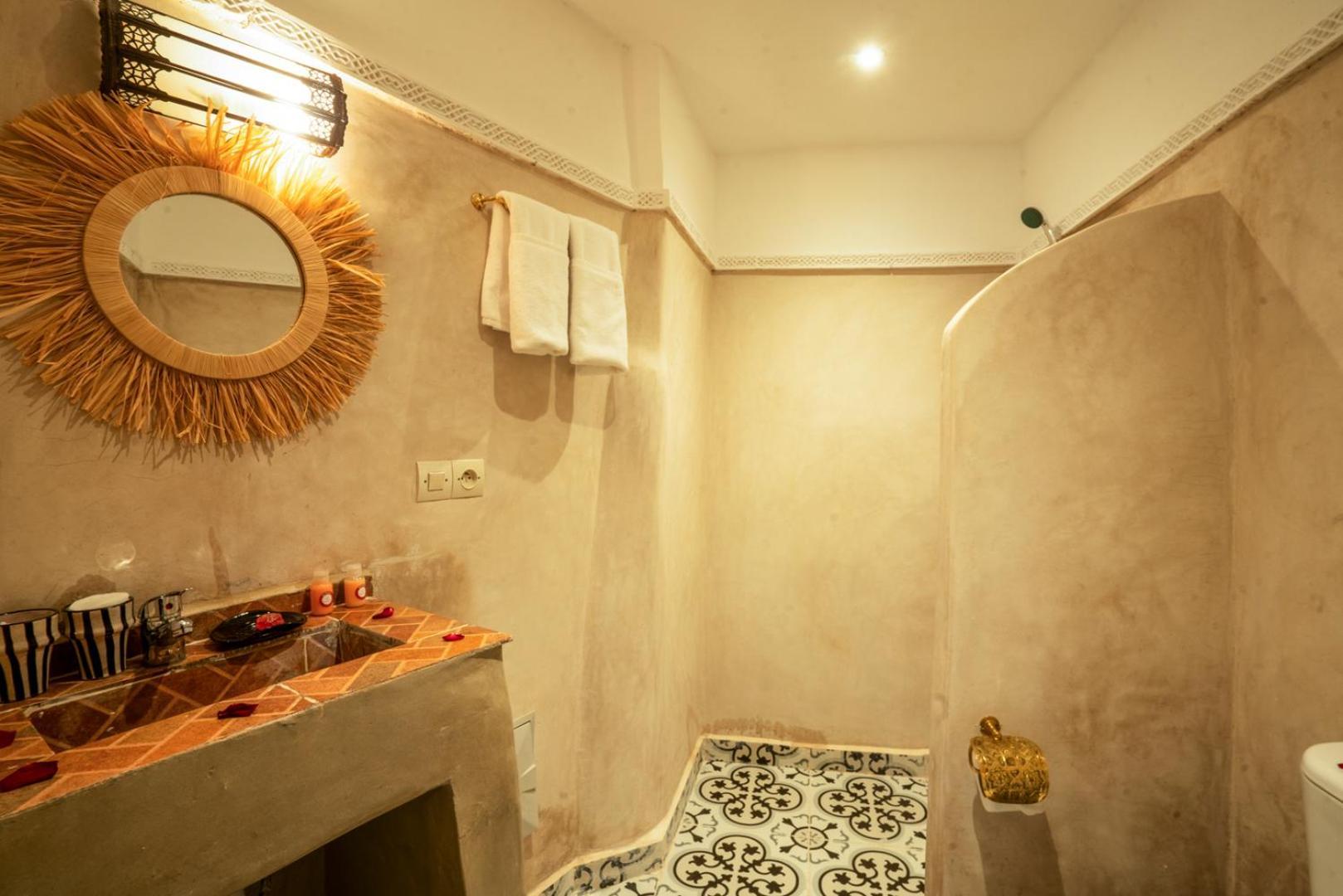 Soleil D'hiver And Riad
