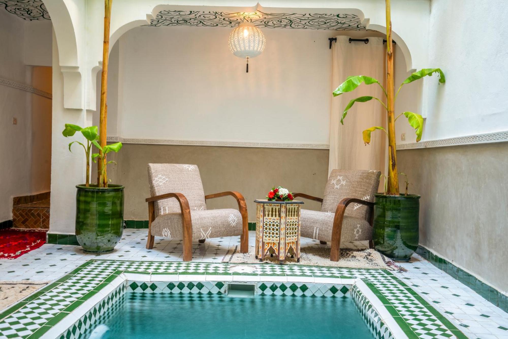 Guest house Les Dunes And *