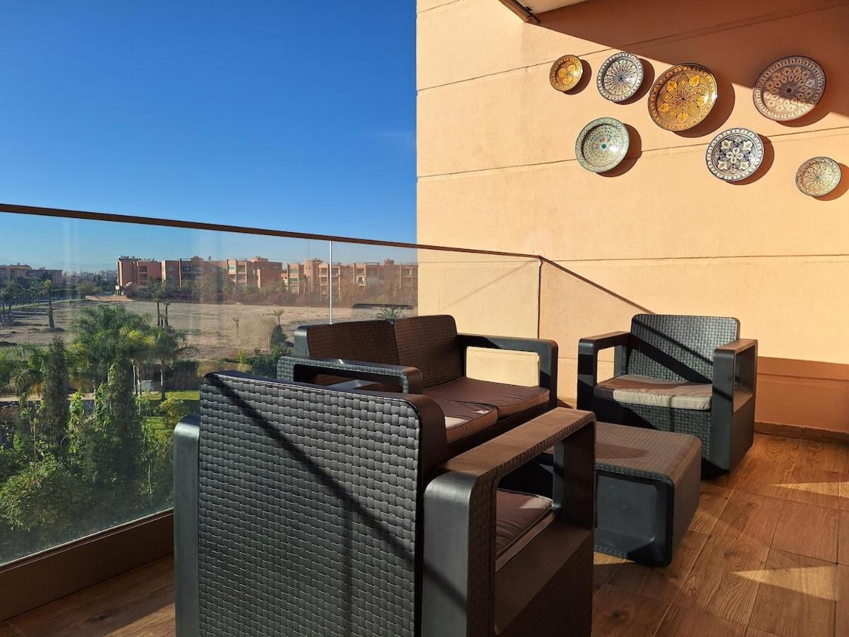 Bel A Marrakech Dans La Pearl Garden Avec Piscine Situee Sur La Route De Casablanca Sa Grande Terrasse A Splendide Vue Sur La Et Les Montagnes De L'atlas A Quelques Minutes Du Centre Et Du Grand Stade De Marrakec *