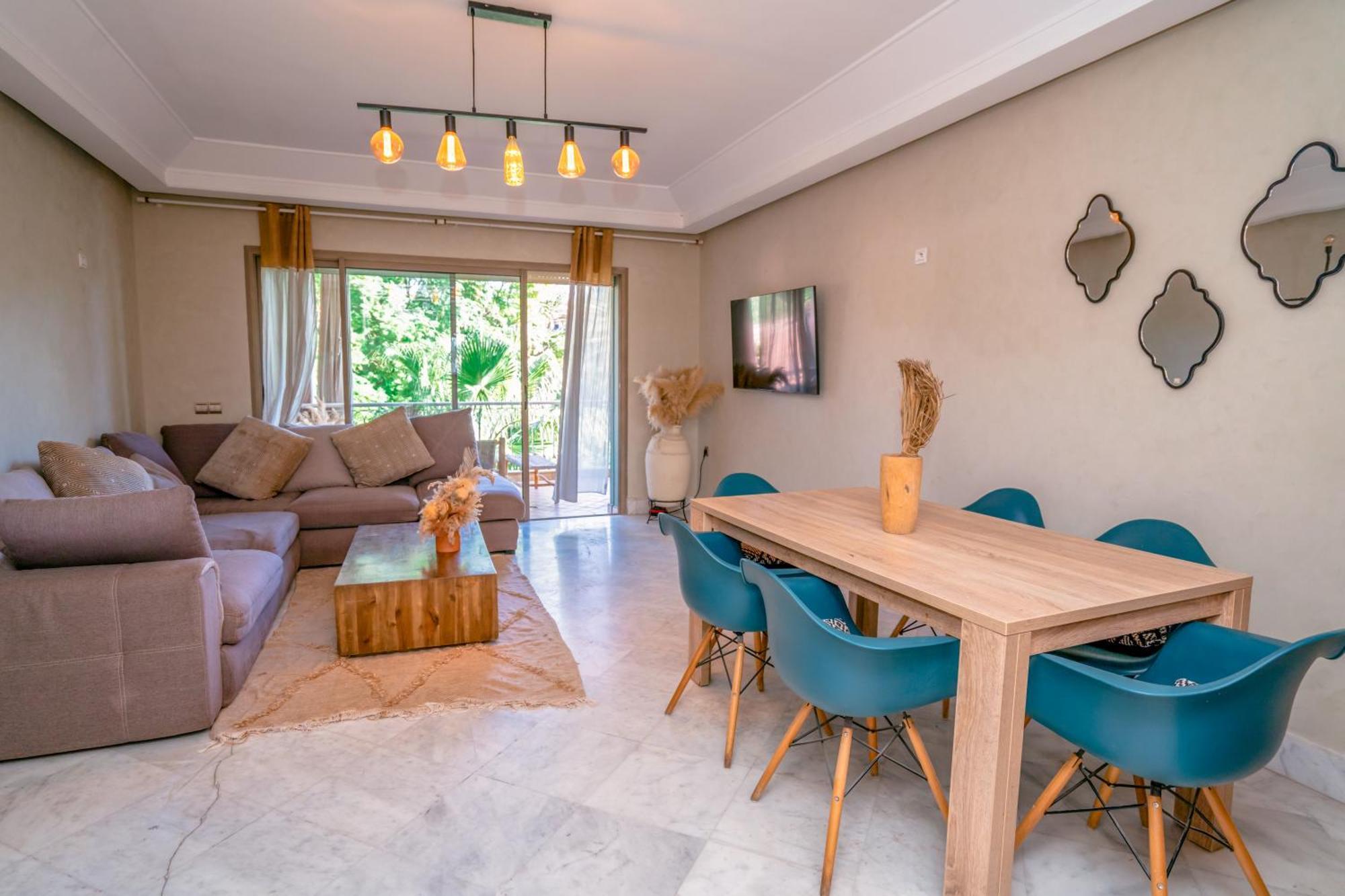 Vue Imprenable Sur Les Jardins De La D Yves Saint Laurent Appartement