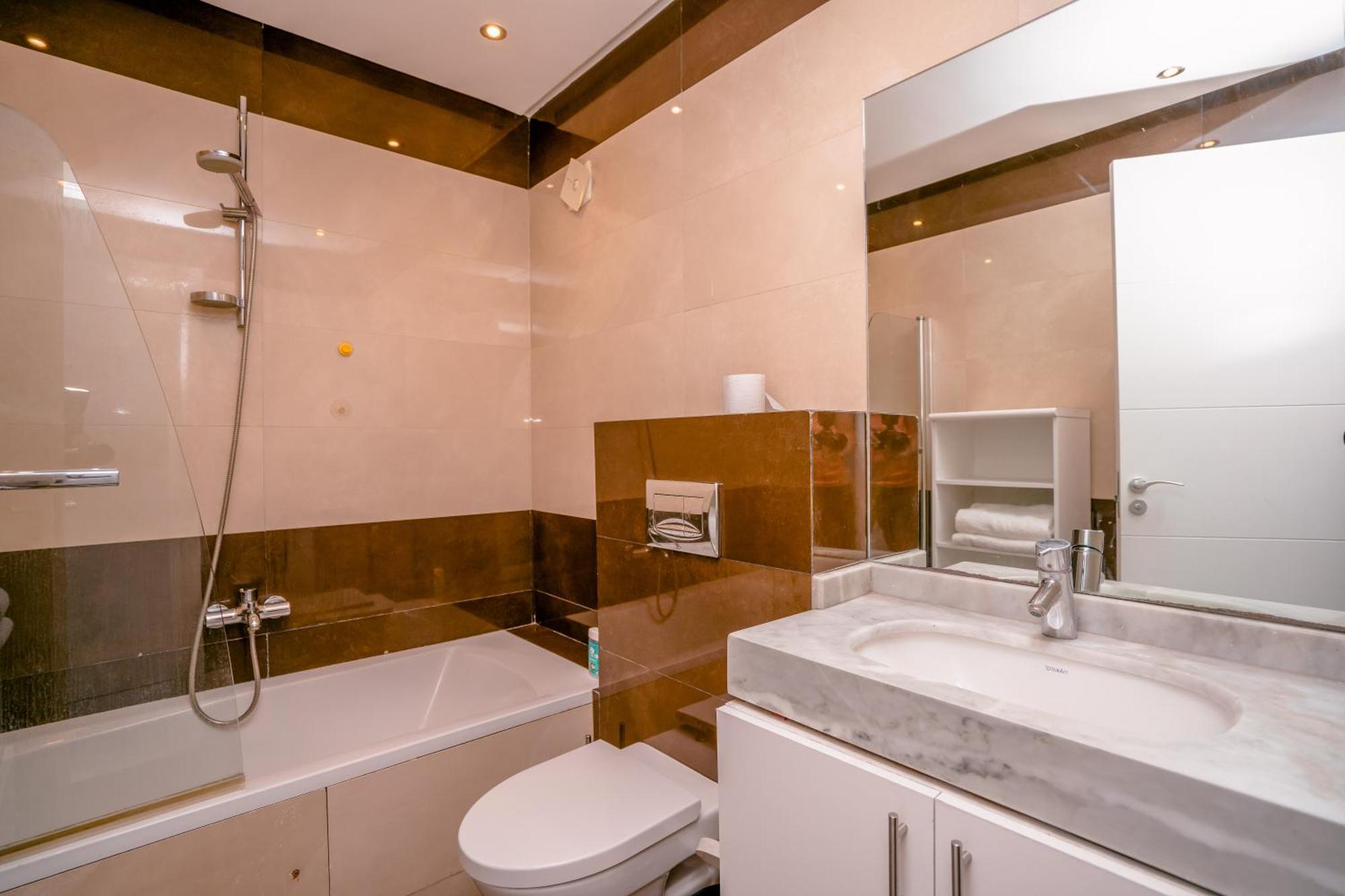 Appartement Vue Imprenable Sur Les Jardins De La D Yves Saint Laurent *