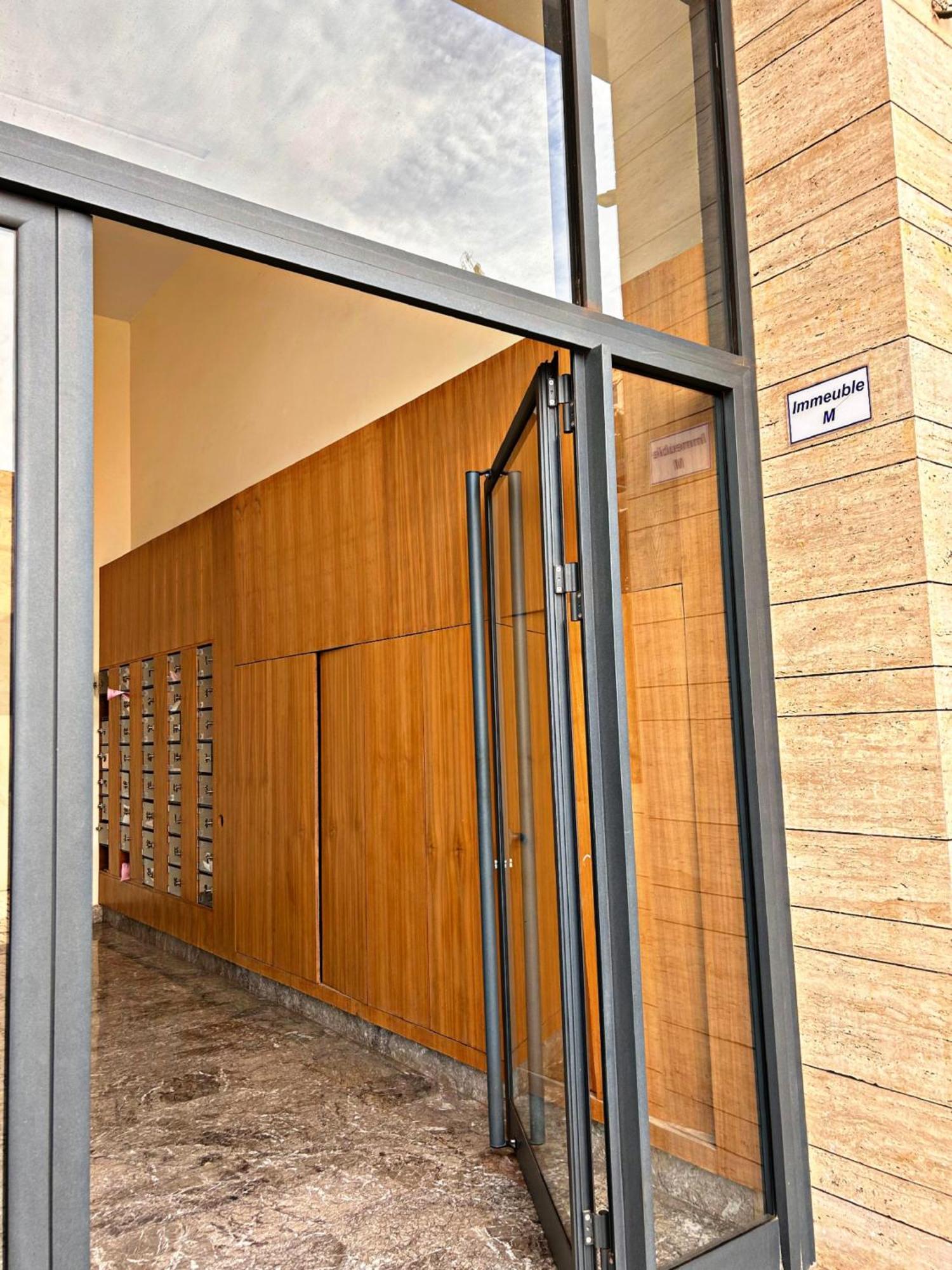 Superb In The Heart Of With Pool Appartement