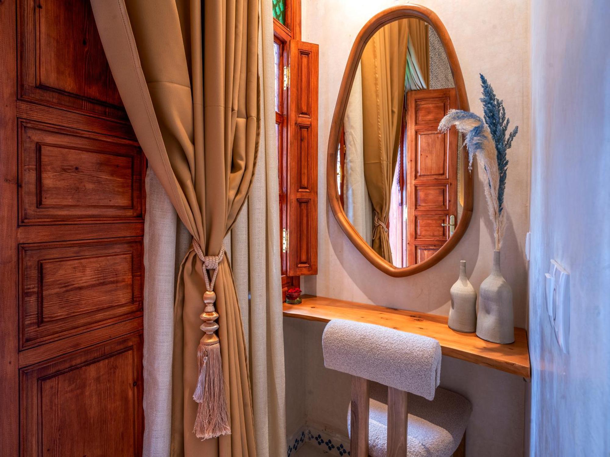 Gasthuis Dar Al-famila Hamam & *