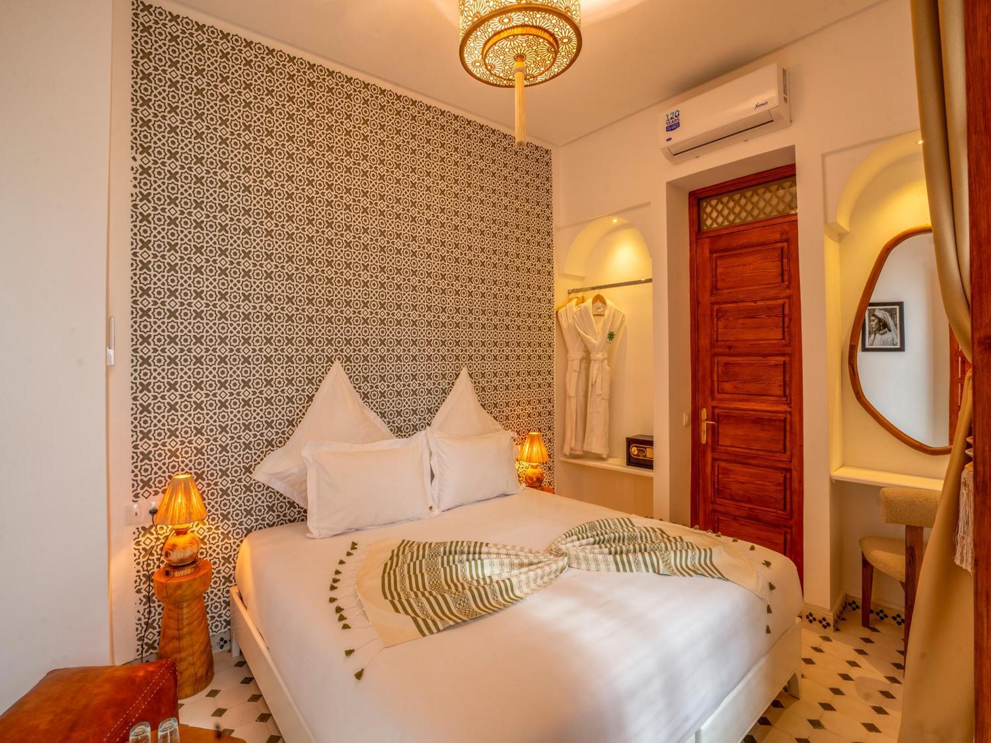 Gasthuis Dar Al-famila Hamam & *