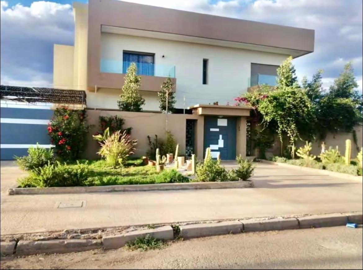 Magnifique A Targa Villa