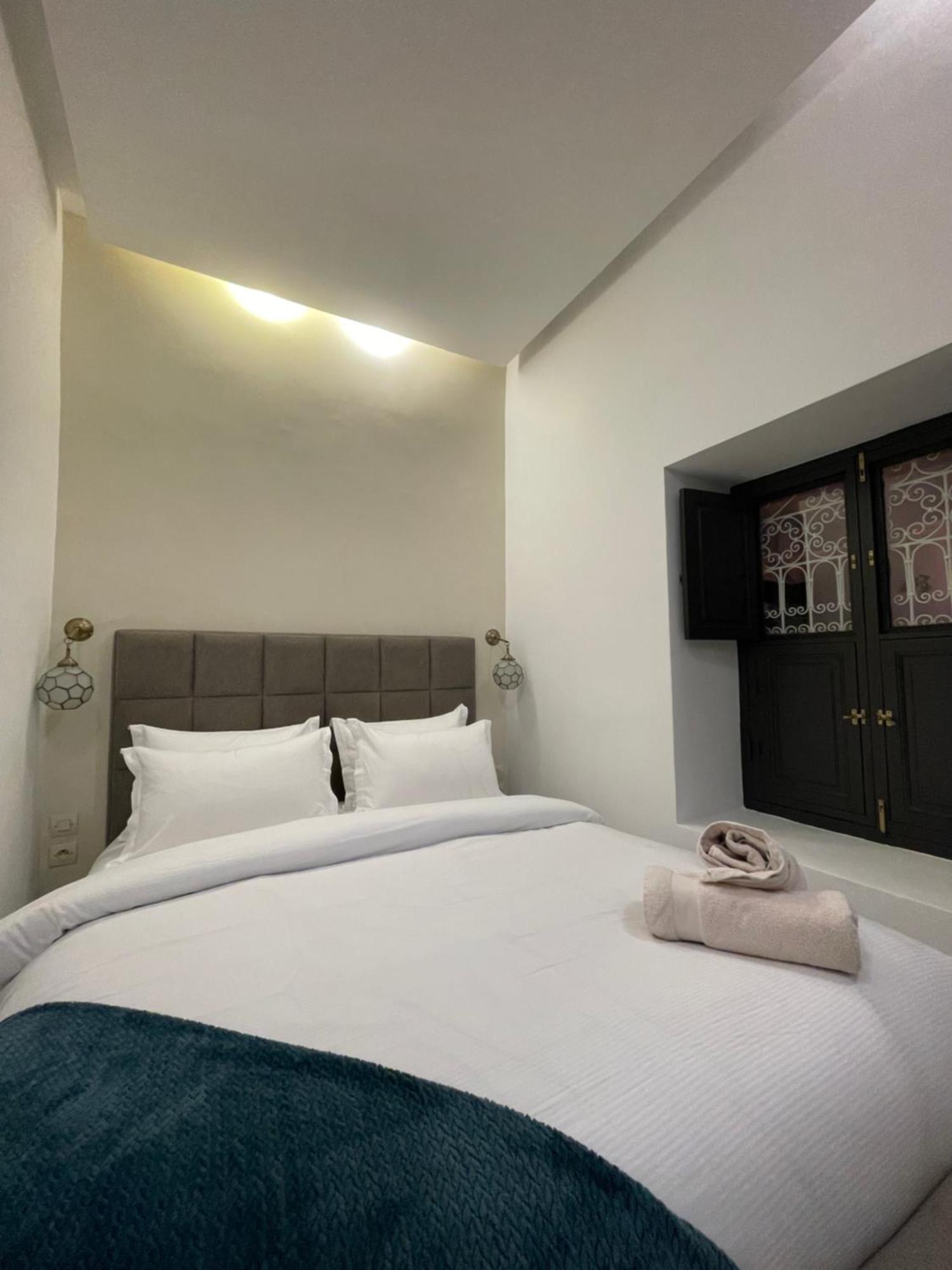 Couette-café Awatif Le 36