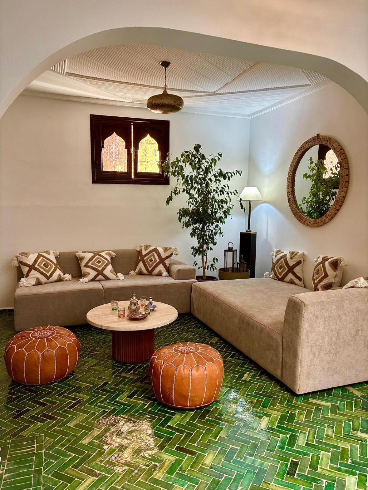 Holiday home Entierement Privatise 5 Avec Bassin Pres De La Celebre Place Jemaa El Fna Le Petit Dejeuner Et Le Menage Quotidien Compris *