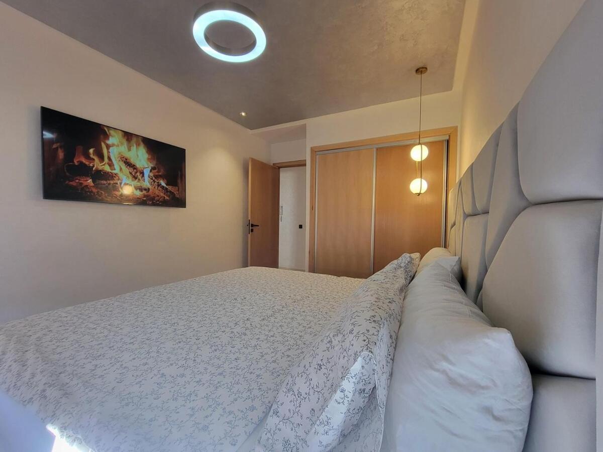 Modern 2 Bedrooms Apartamento