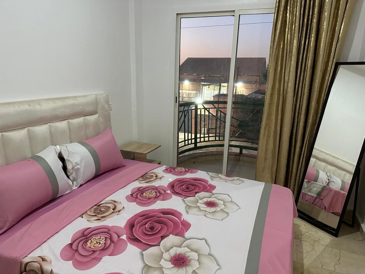 Le Chaleureux Avec Balcon 8 Face Gare Ctm Hivernage Appartement