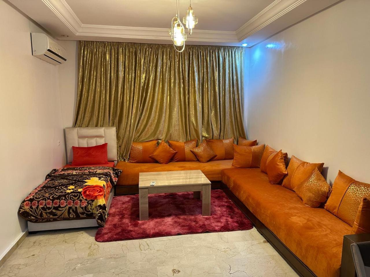 Le Chaleureux Avec Balcon 8 Face Gare Ctm Hivernage Appartement Marrakesh