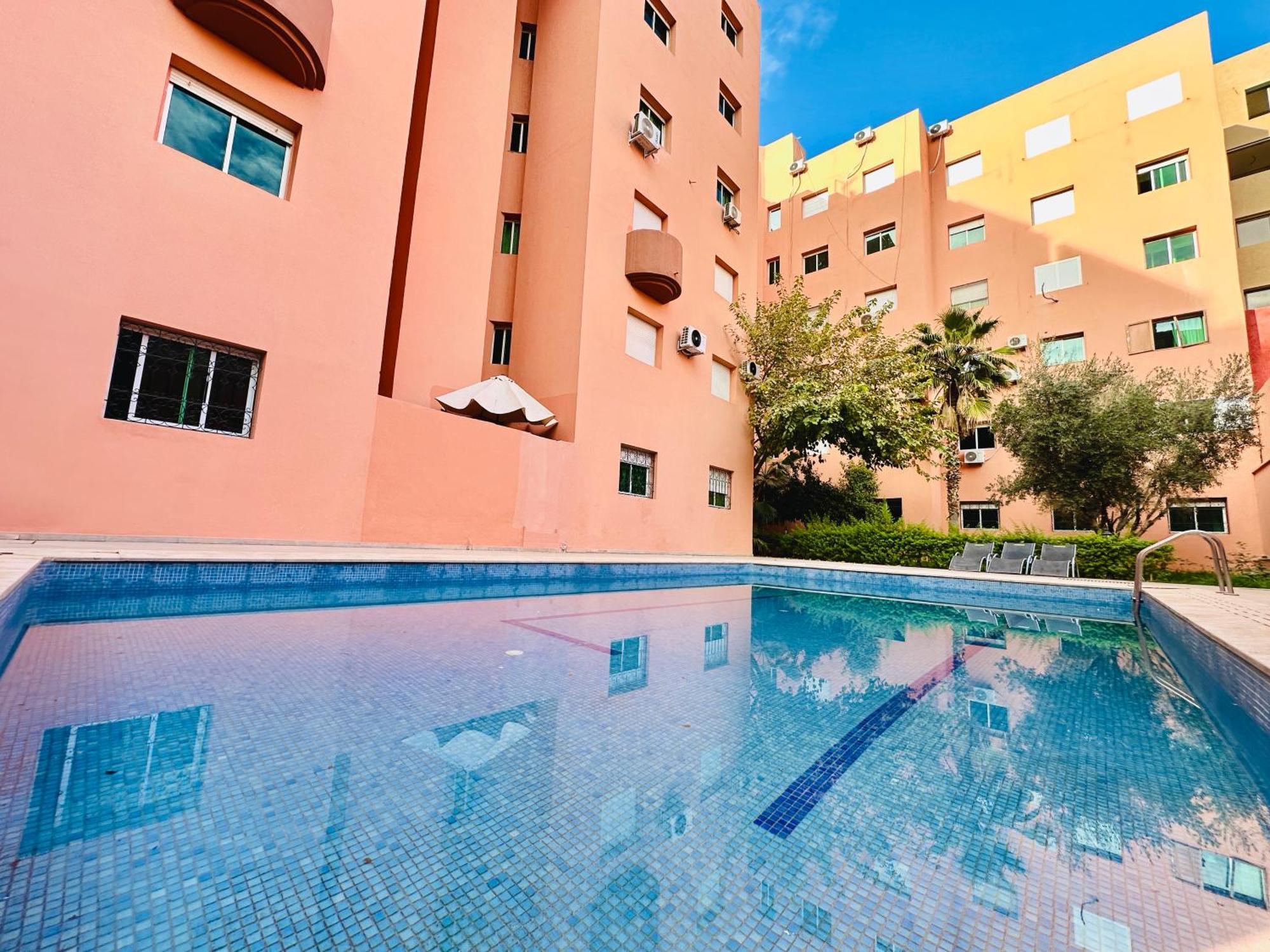F3 De Luxe A Gueliz - 5 Min De La Gare - Piscine, Wifi, Parking Au Coeur De Marrakech Appartement