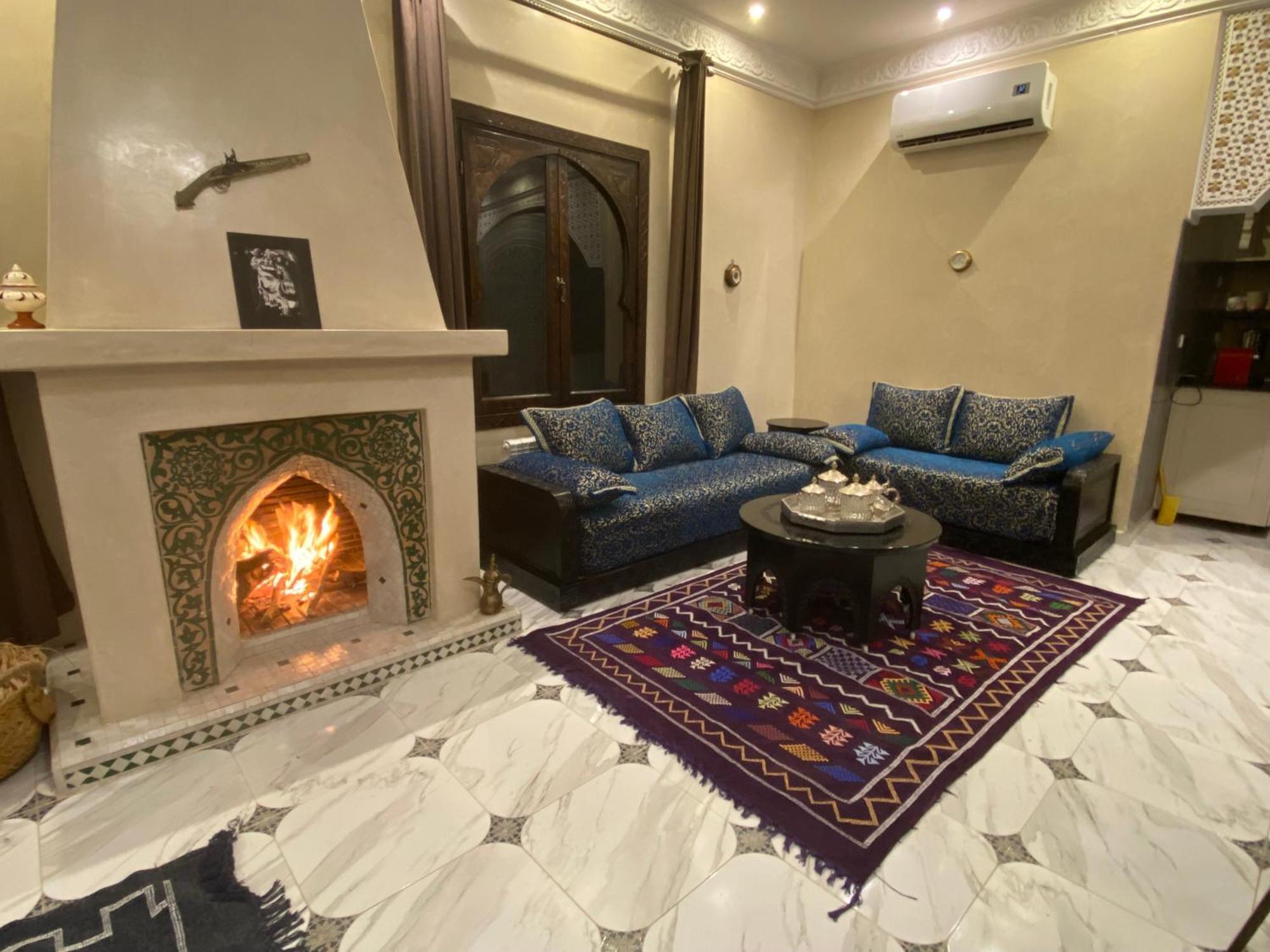 Agafay Tiuraer Villa Marrakesh