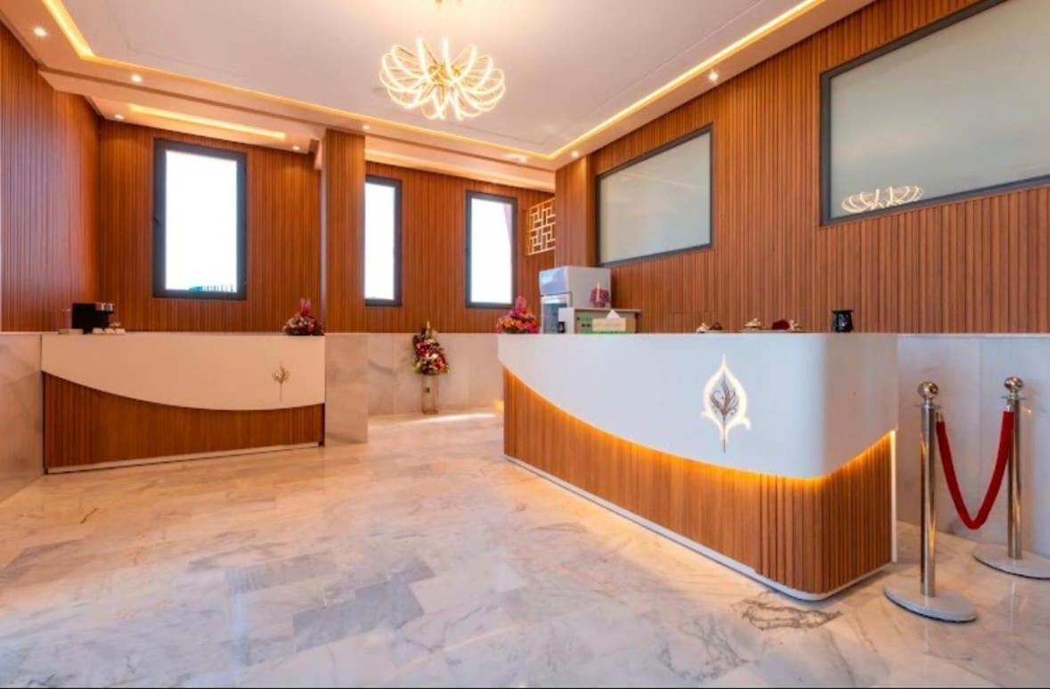 New And Luxurious With A Pool