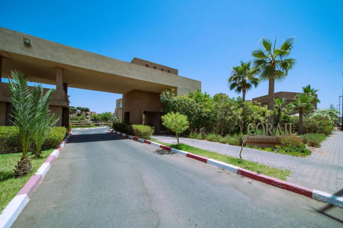 Confort Rez-de-jardin Piscine Wi-fi Terrasse Appartement *