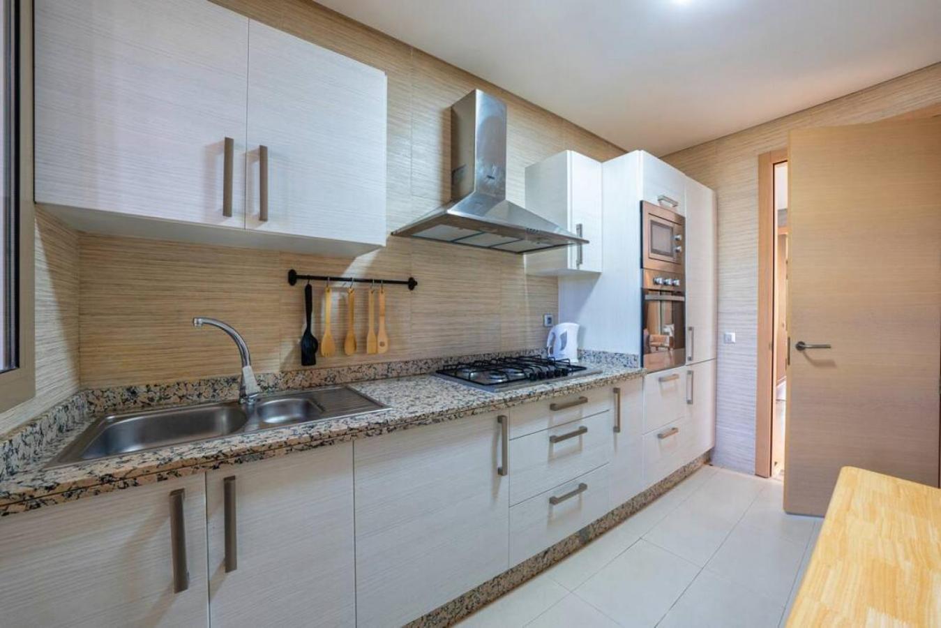Appartement Confort Rez-de-jardin Piscine Wi-fi Terrasse *