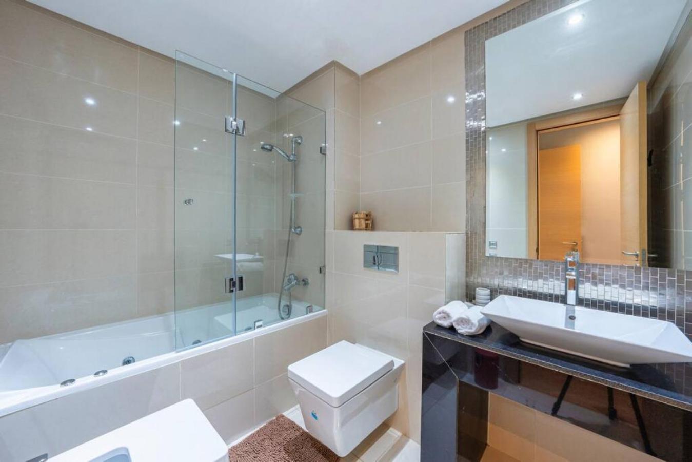 Confort Rez-de-jardin Piscine Wi-fi Terrasse Appartement