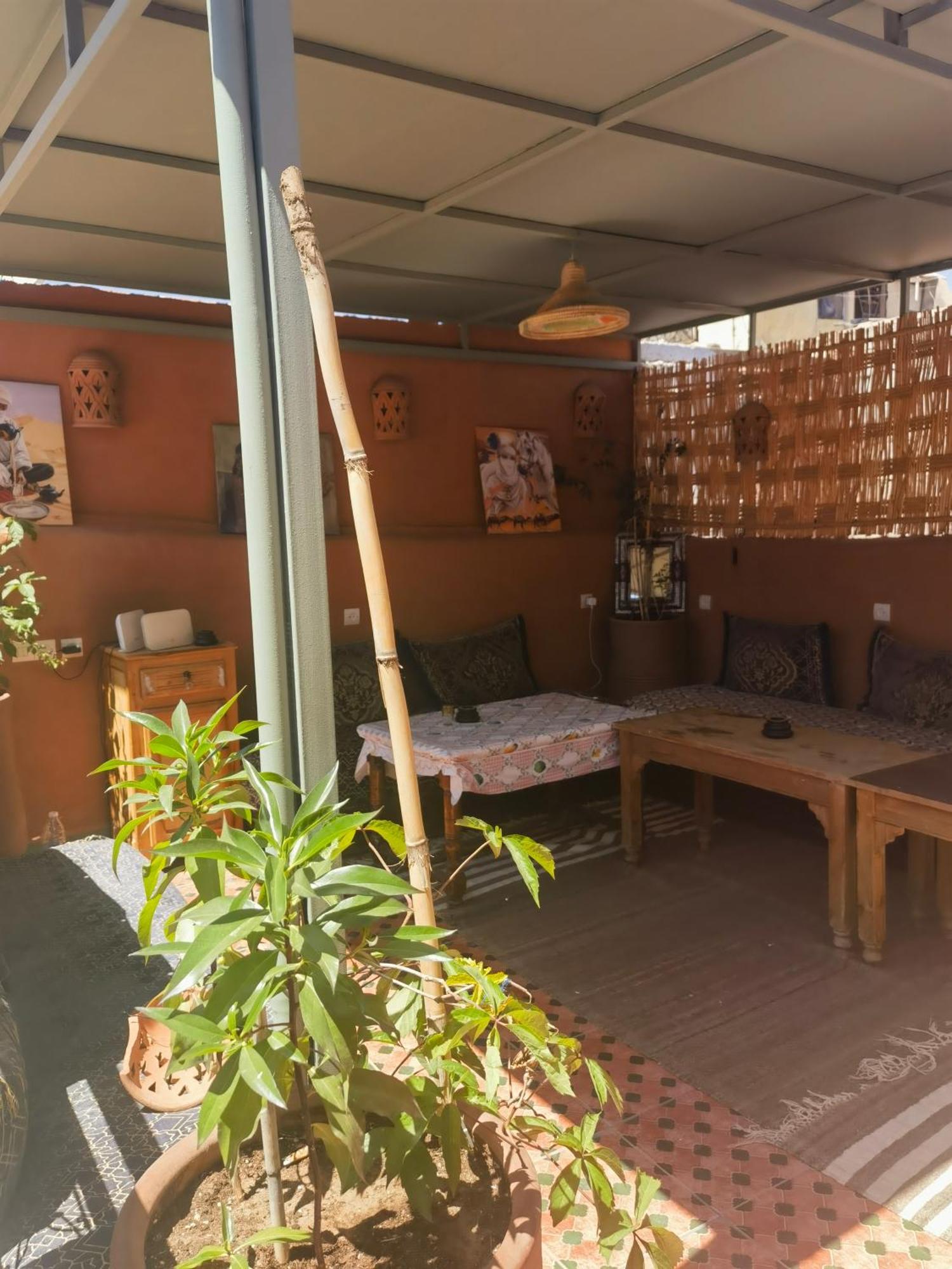 Medina Oasis Hostal *