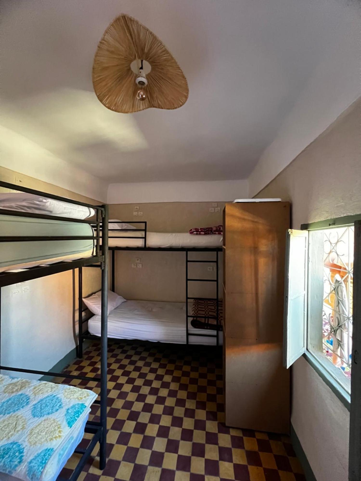 Medina Oasis Hostal *