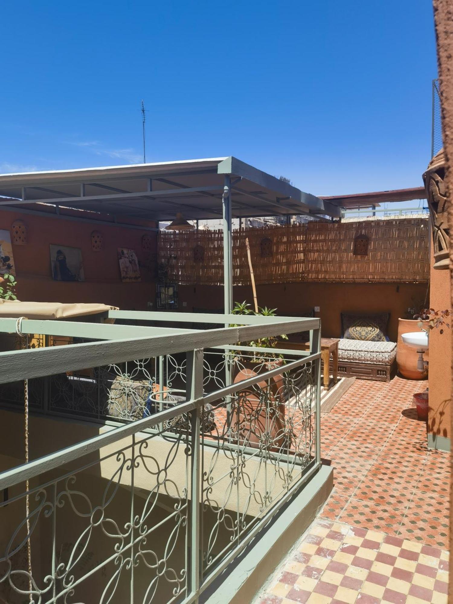 Medina Oasis Hostal