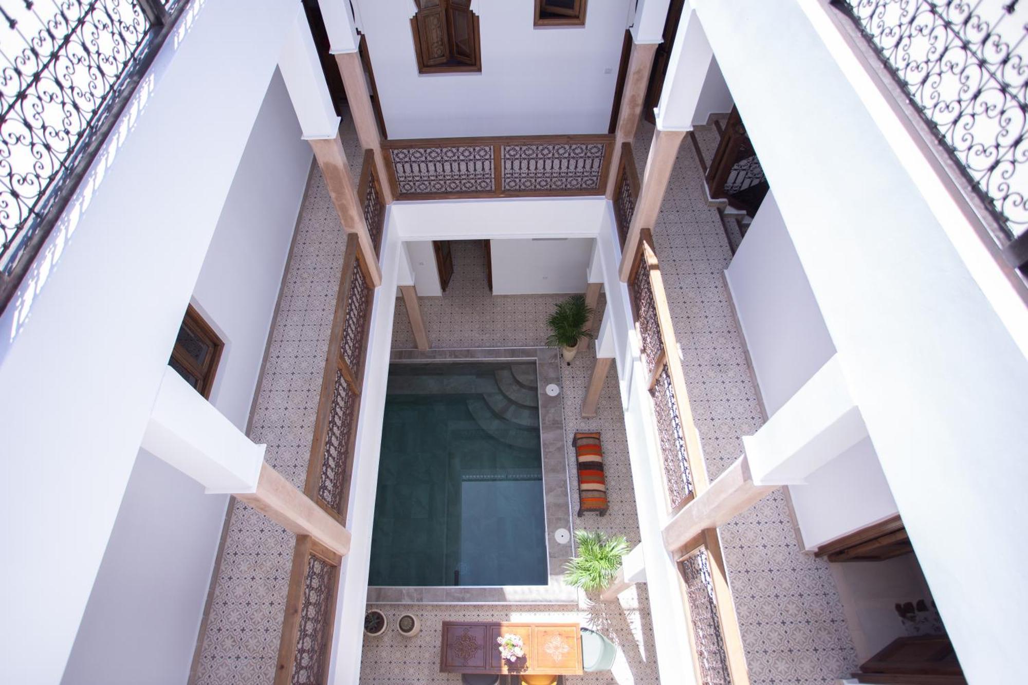Bab Aljana *