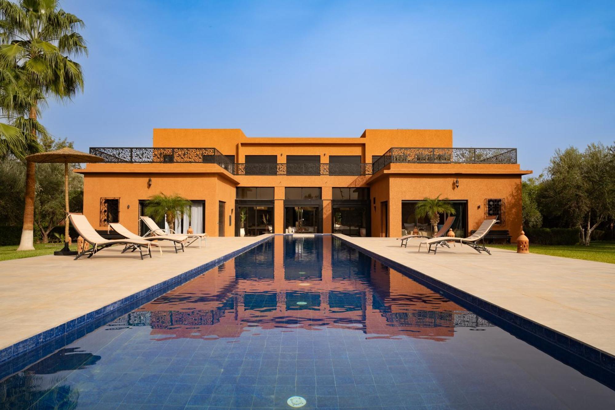 Lilas - Piscine, Jardin & Cinema Villa *