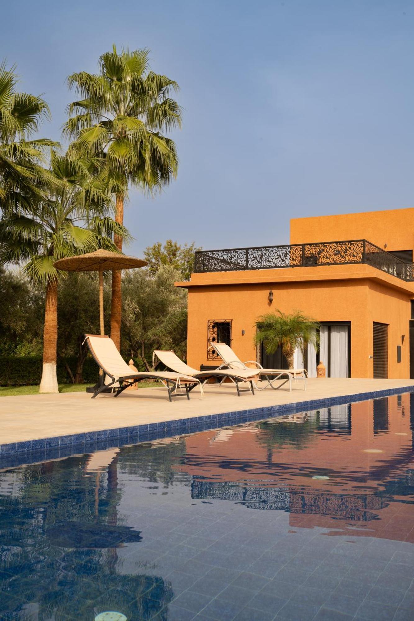 Lilas - Piscine, Jardin & Cinema Villa