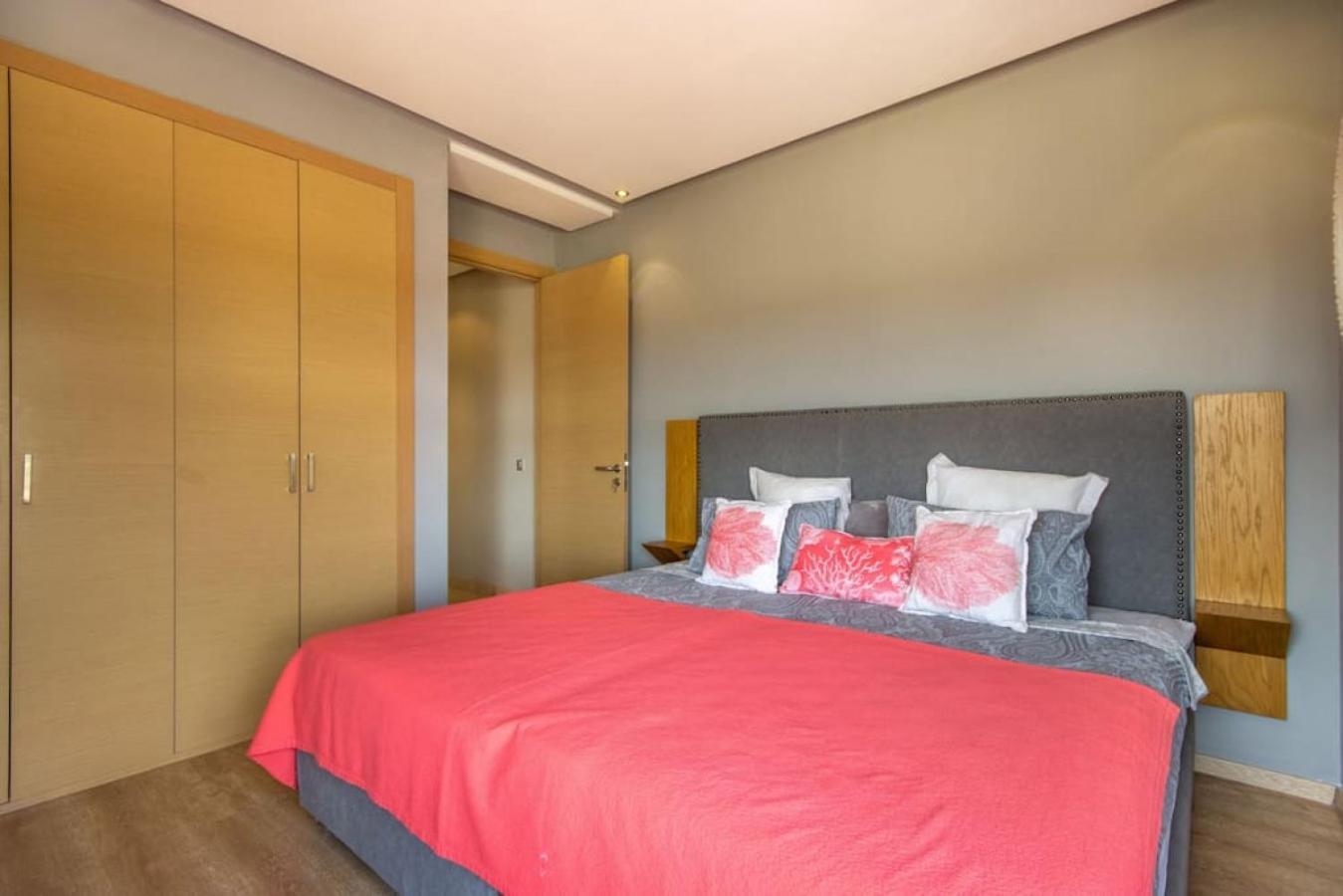 Stylish In Prestigia Area Pool View Hébergement de vacances *