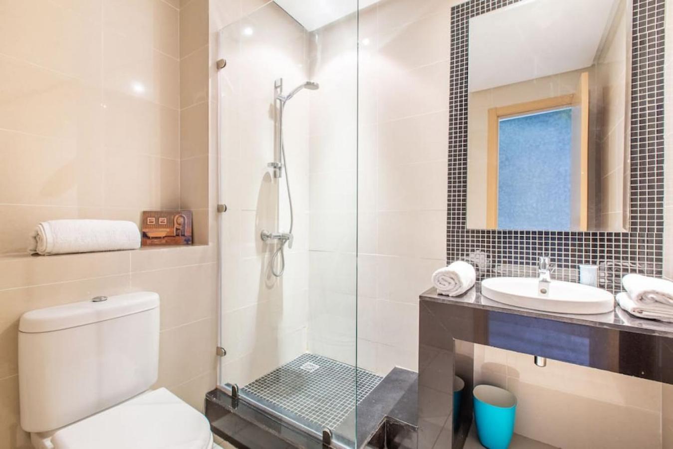 Apartamento Front De Piscine En Rez De Jardin A Prestigia
