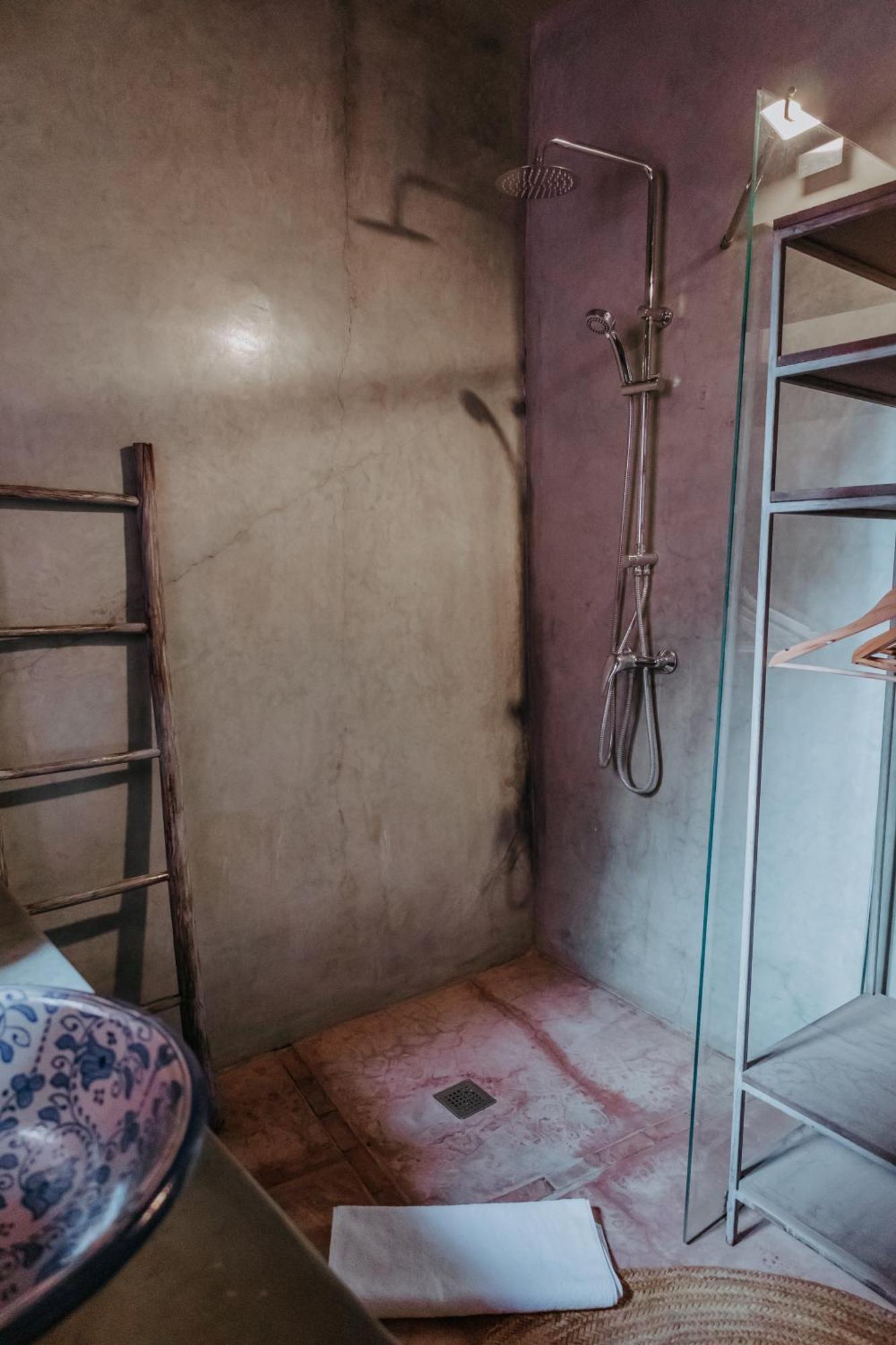 117 Riad
