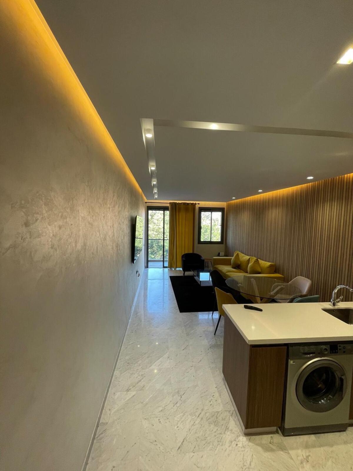 Modern In Ultimate Center With Parking And Balcony Appartement