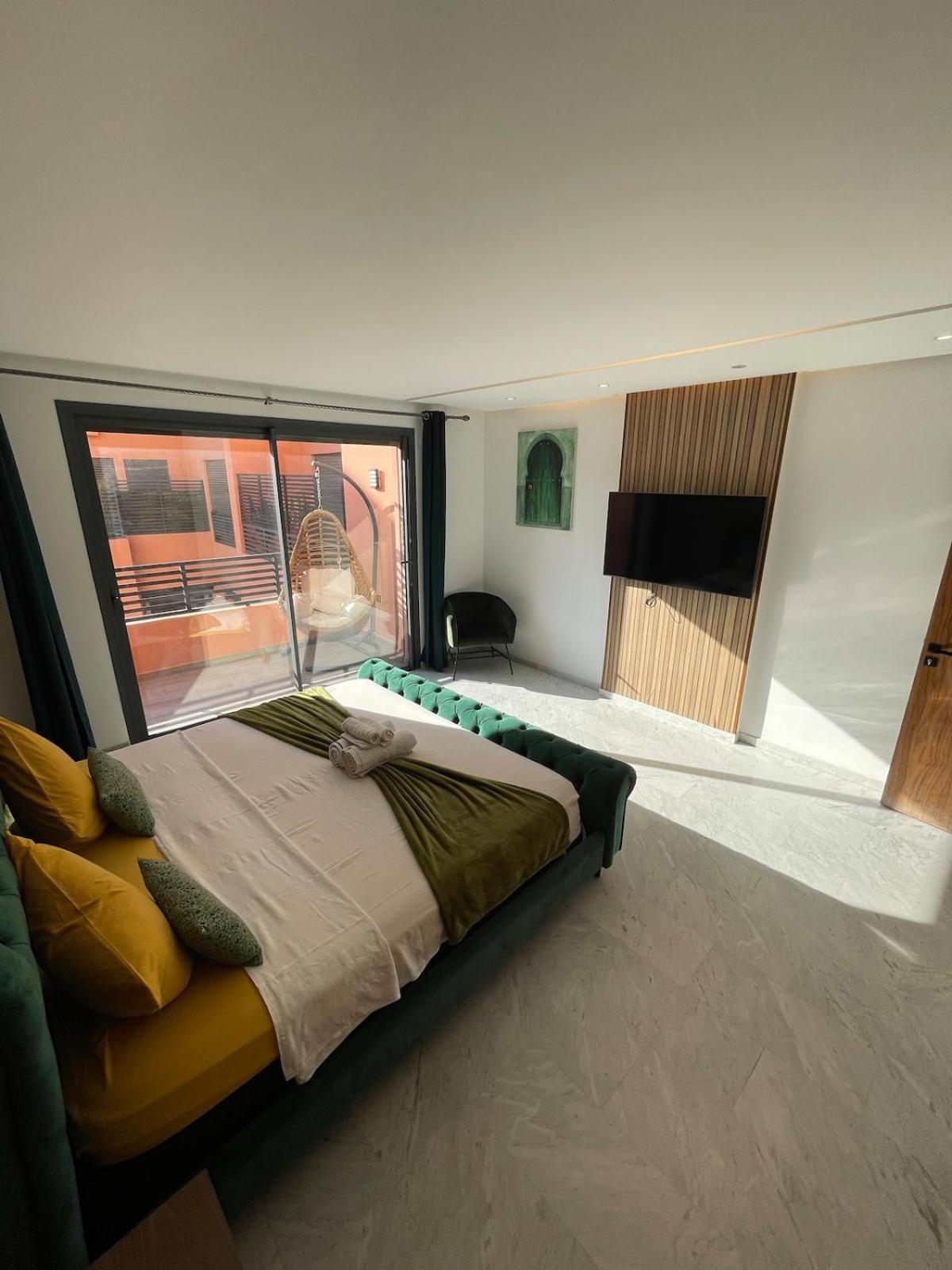 Modern In Ultimate Center With Parking And Balcony Appartement *