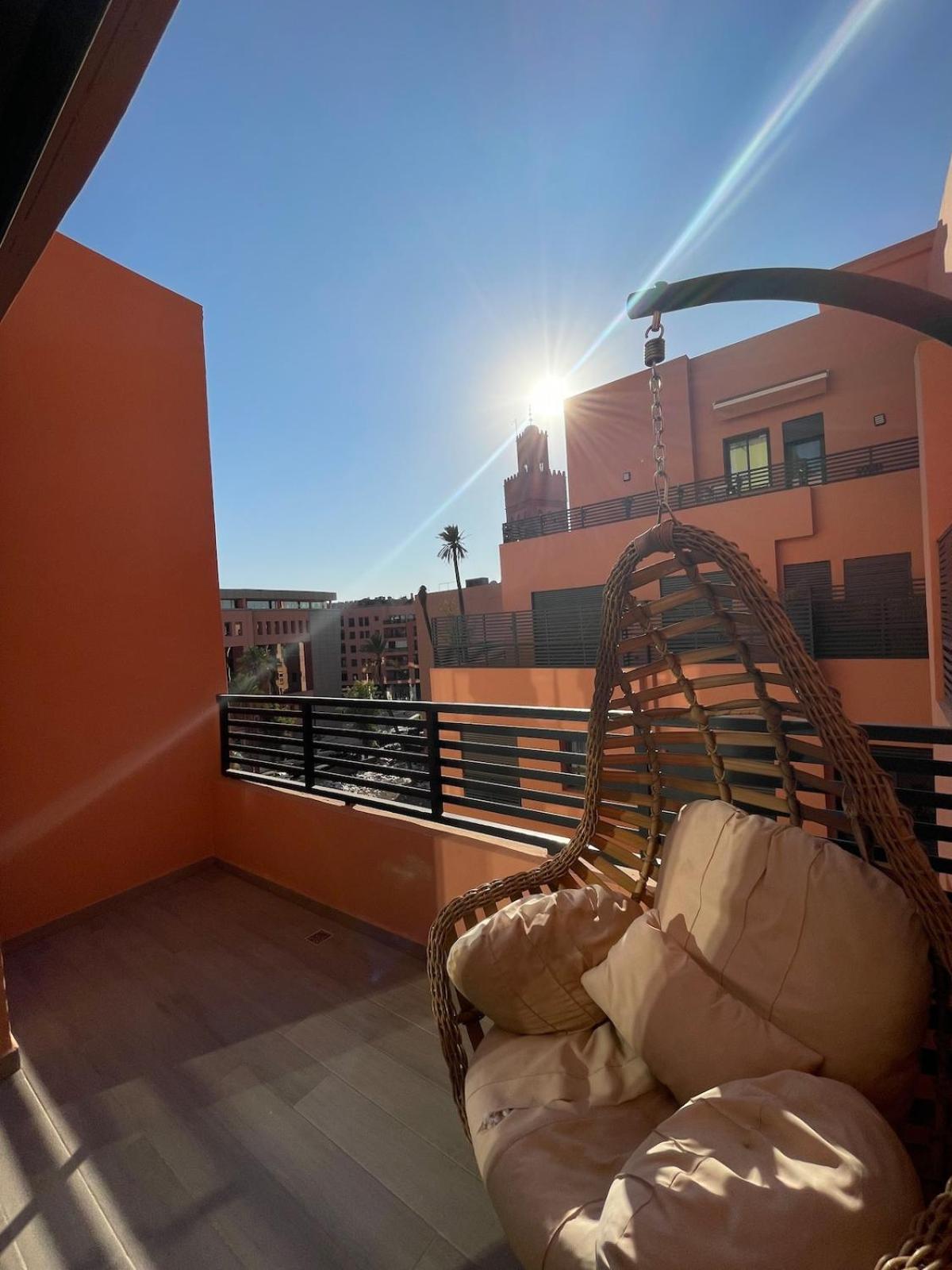 Appartement Modern In Ultimate Center With Parking And Balcony *