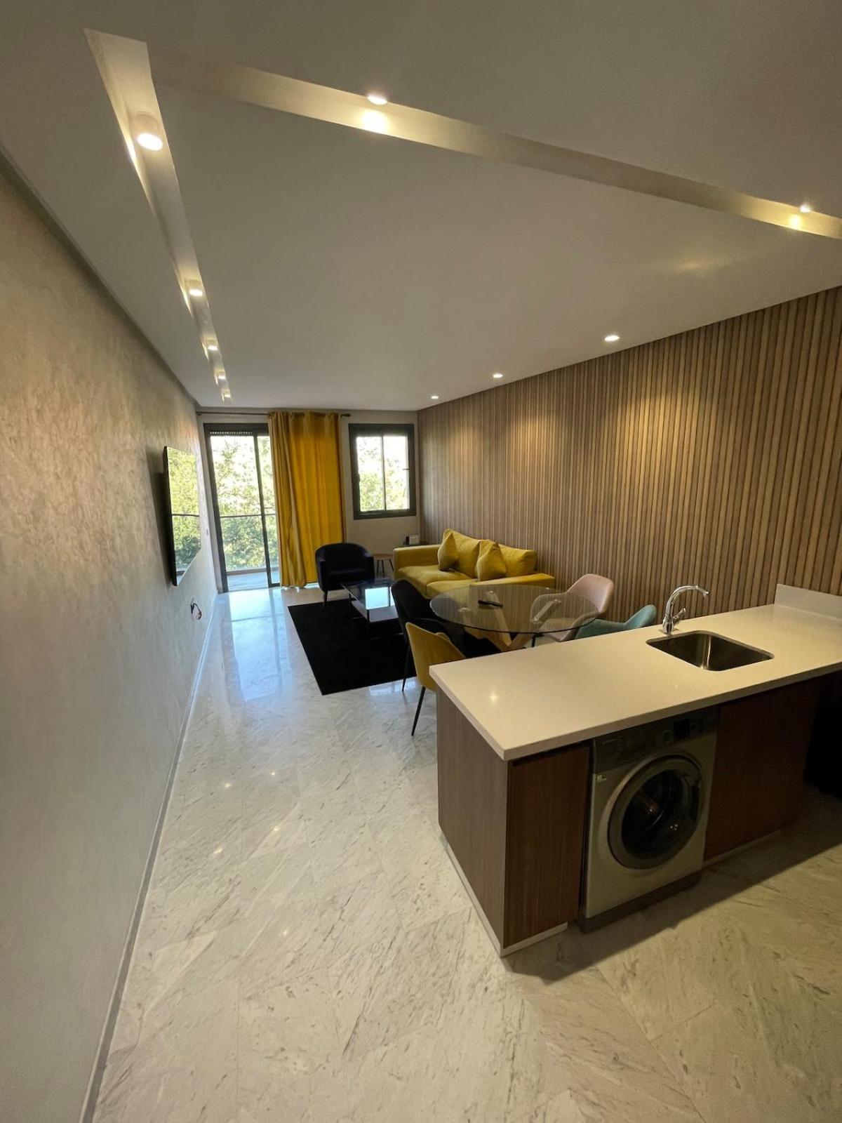 Modern In Ultimate Center With Parking And Balcony Appartement *