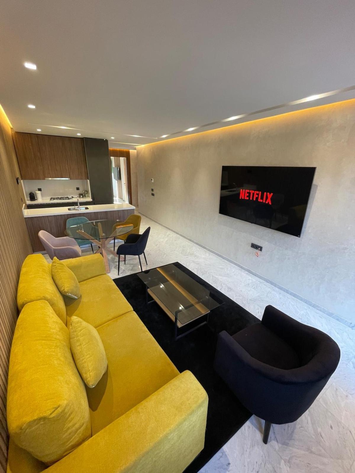 Modern In Ultimate Center With Parking And Balcony Appartement Marrakesh
