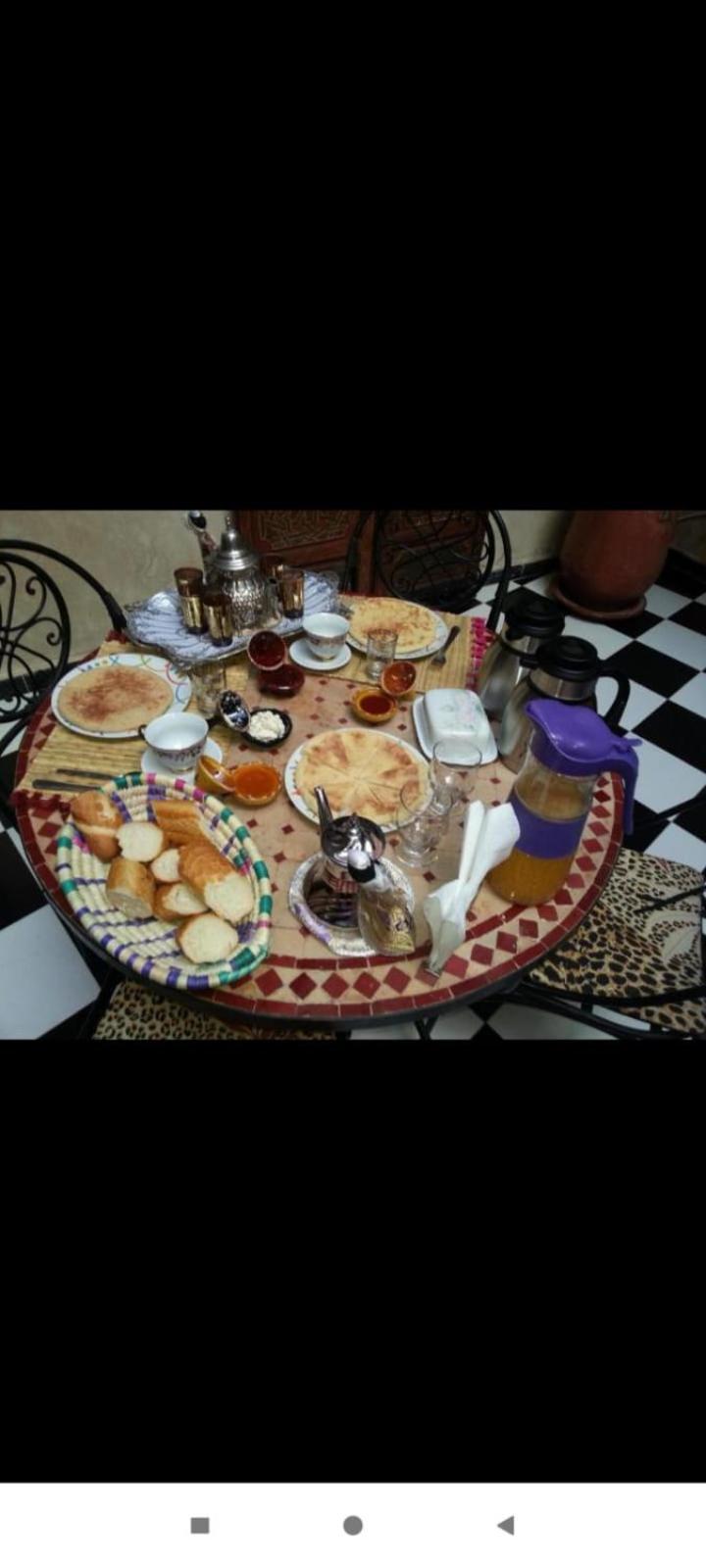 Riad Hanafi *