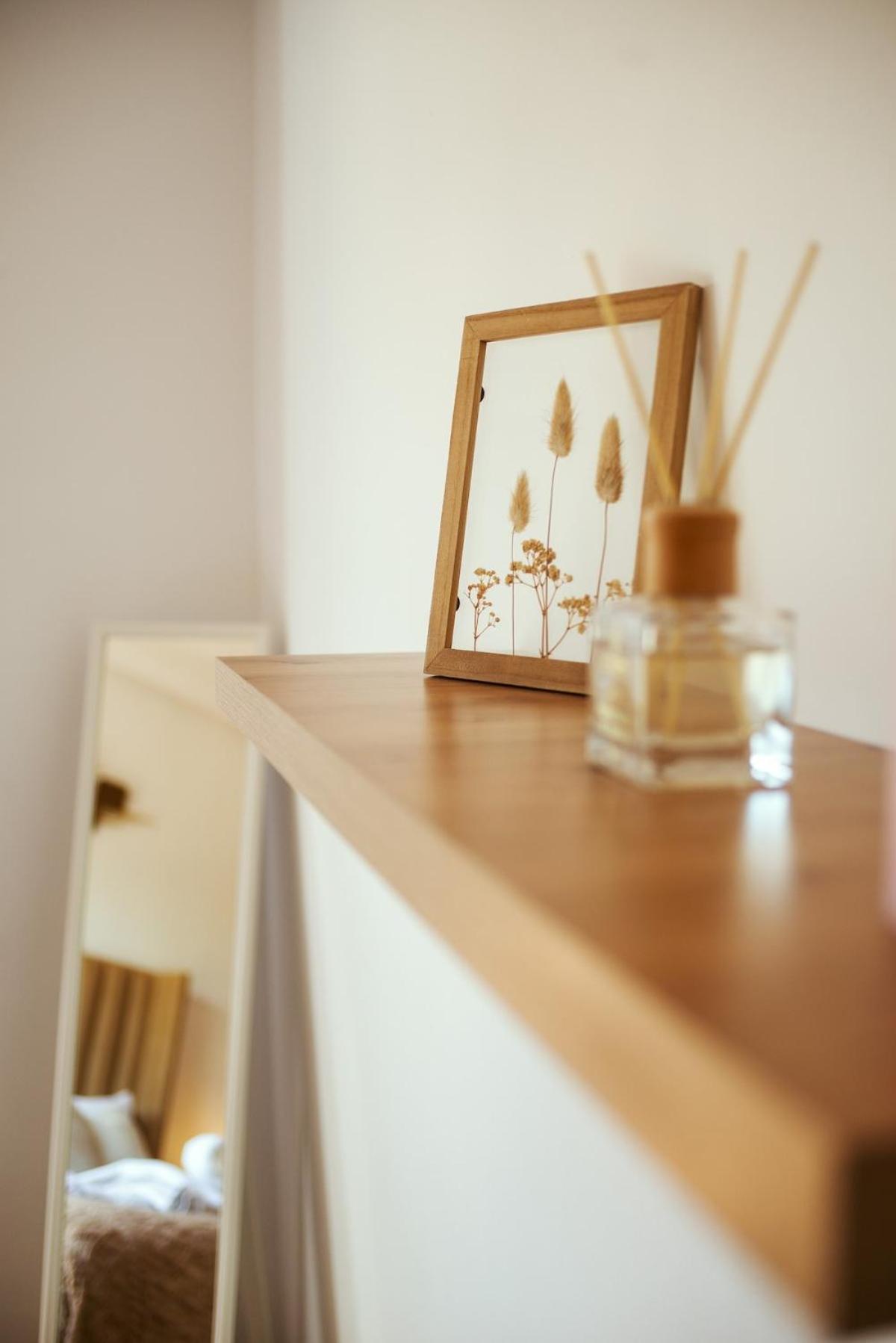 Appartement Livia Cosy - Clim, Wifi, Jardin A 10min De L'aeroport