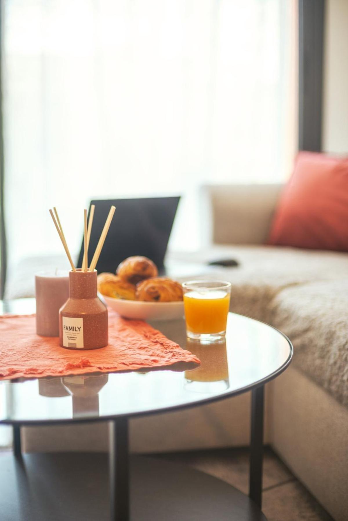 Livia Cosy - Clim, Wifi, Jardin A 10min De L'aeroport Appartement *