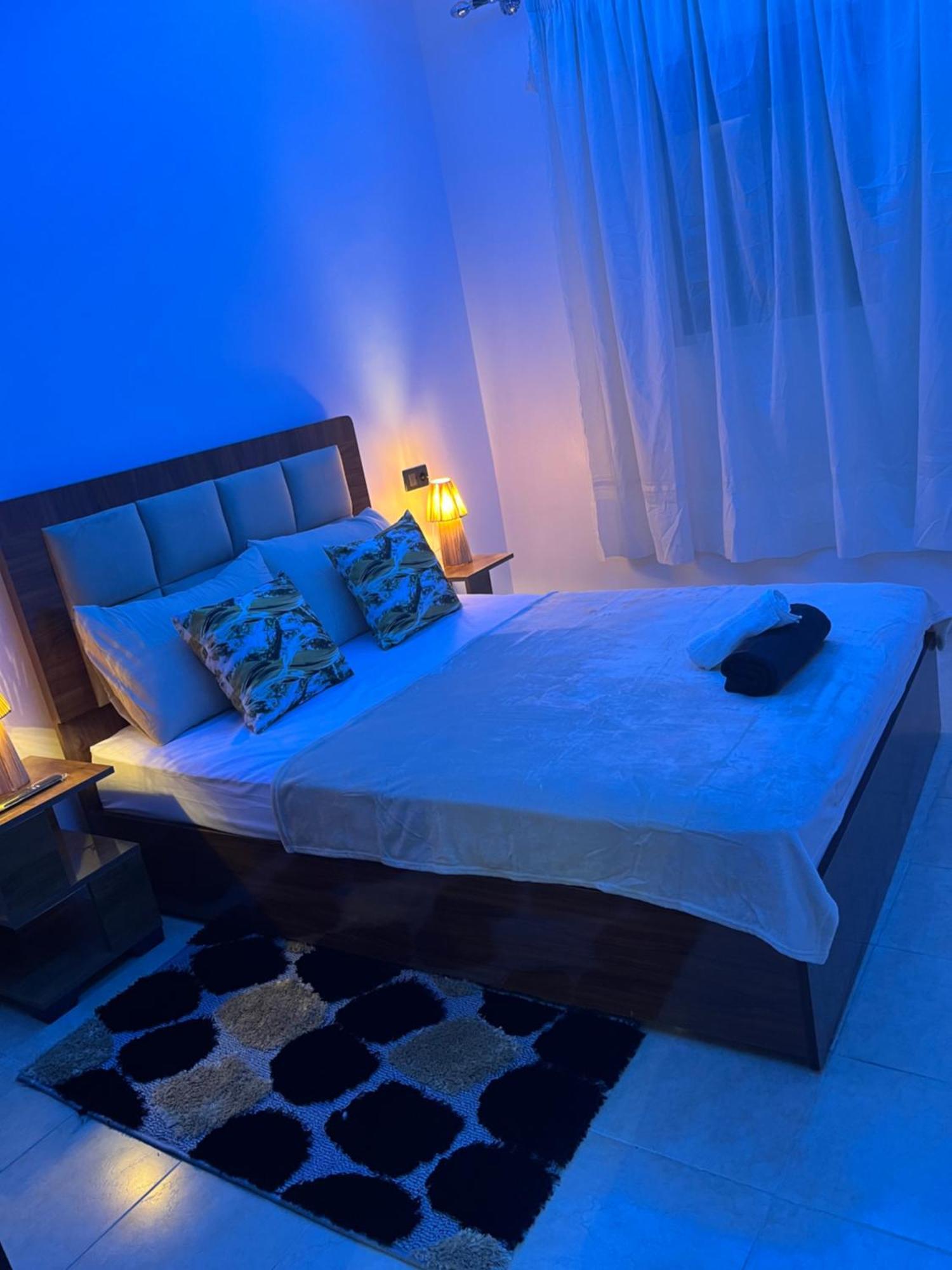 Modern 2 Bedrooms *