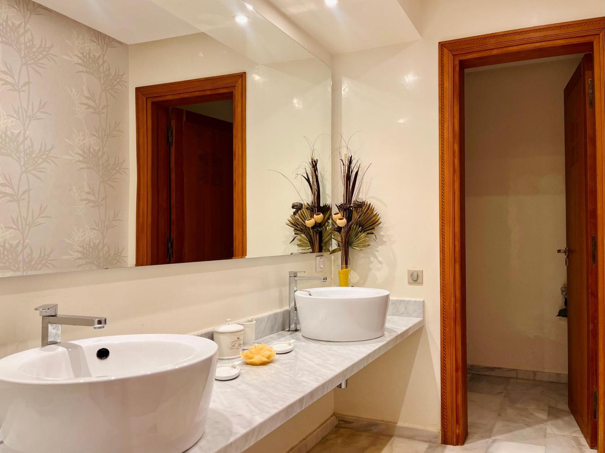 Hala Luxury Domain