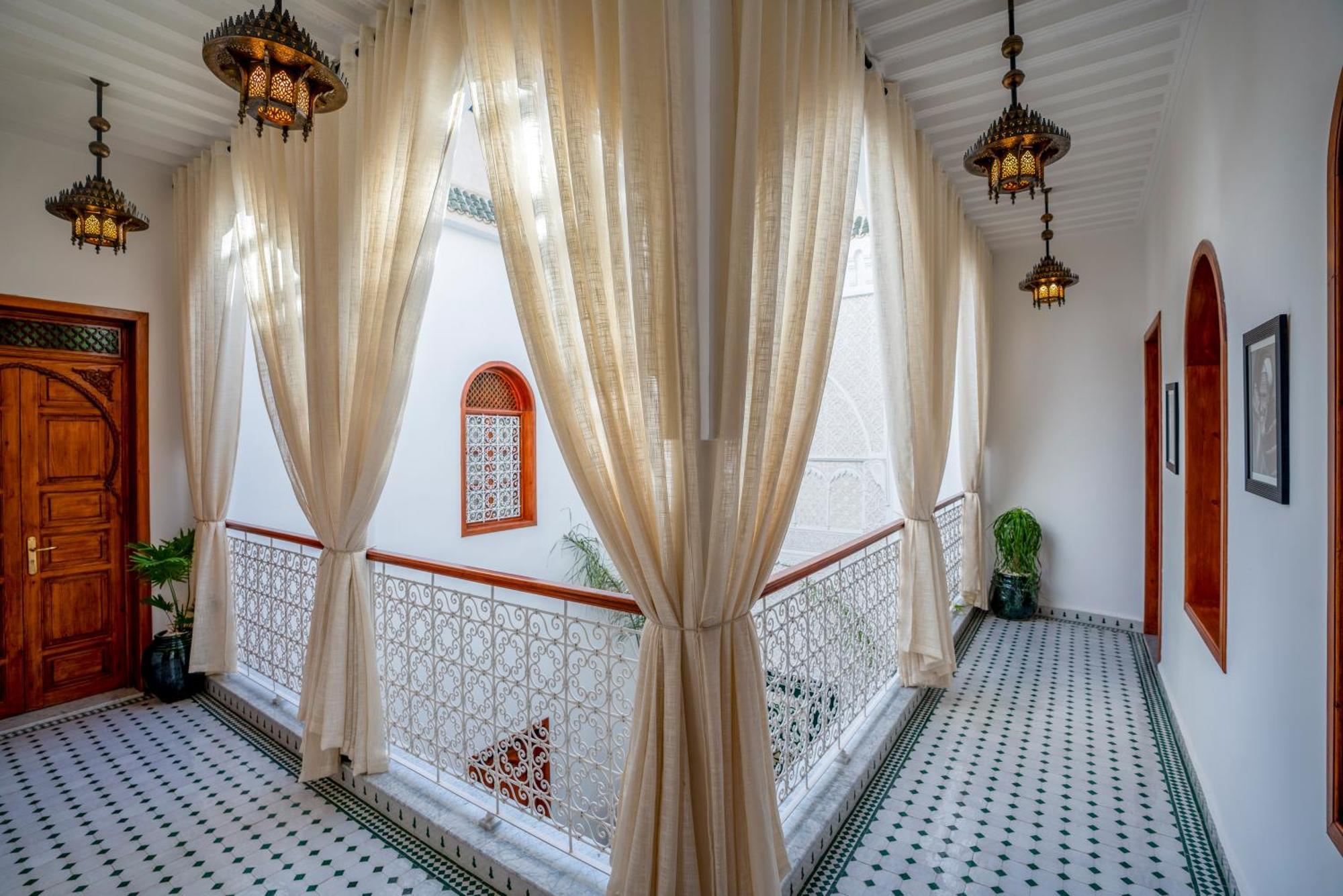 Gasthuis Dar Al-famila Hamam & *