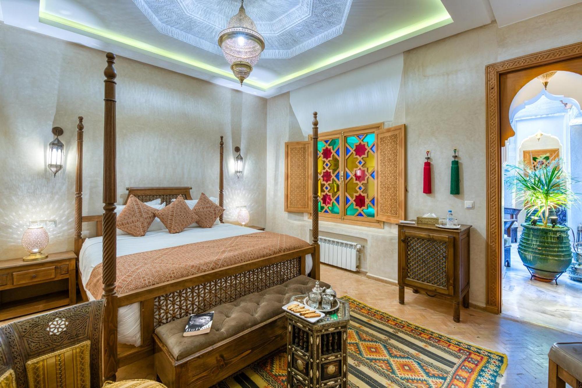 Palais Tara & *