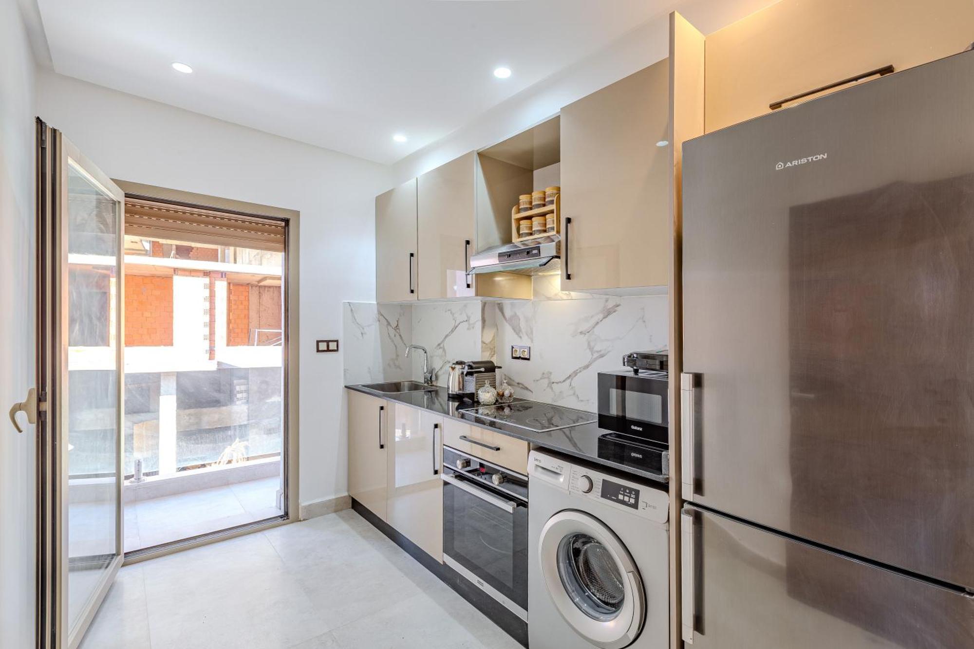 Golden Apartment *
