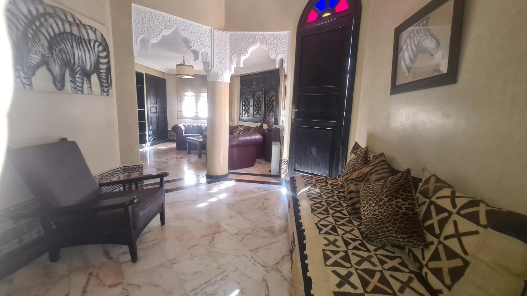 Park Villa, 8 Suites, Pool, 10mn From Gueliz Villa