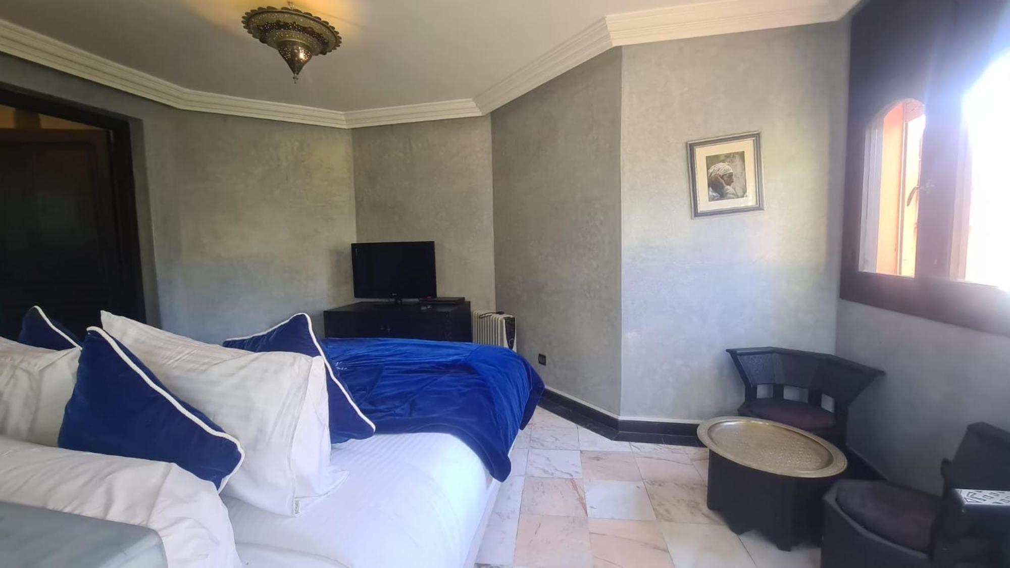 Park Villa, 8 Suites, Pool, 10mn From Gueliz