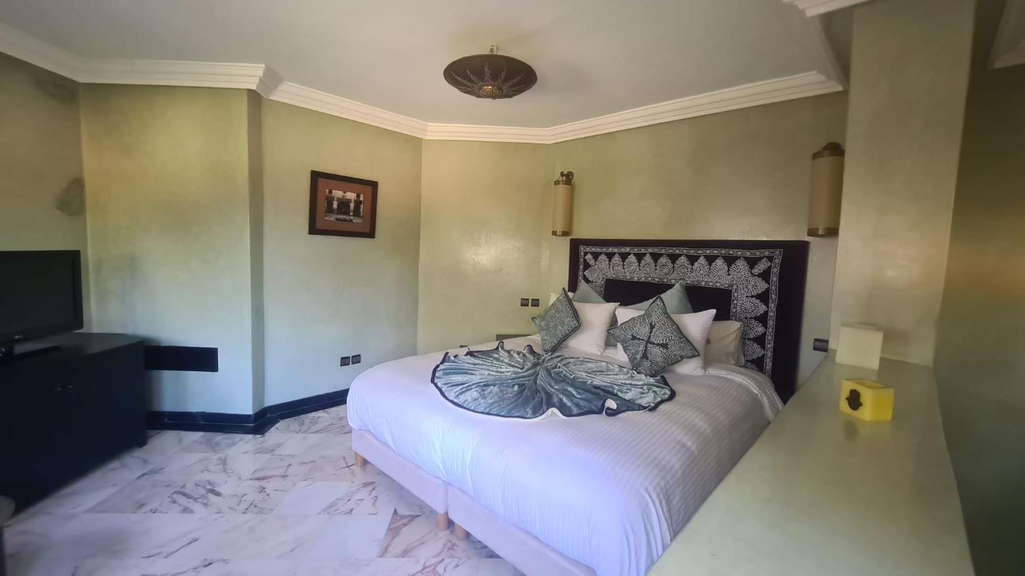 Park Villa, 8 Suites, Pool, 10mn From Gueliz