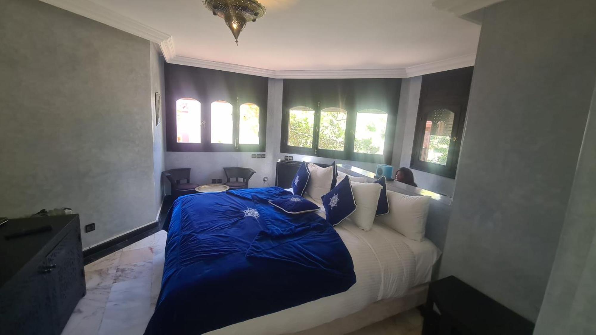 Park Villa, 8 Suites, Pool, 10mn From Gueliz *