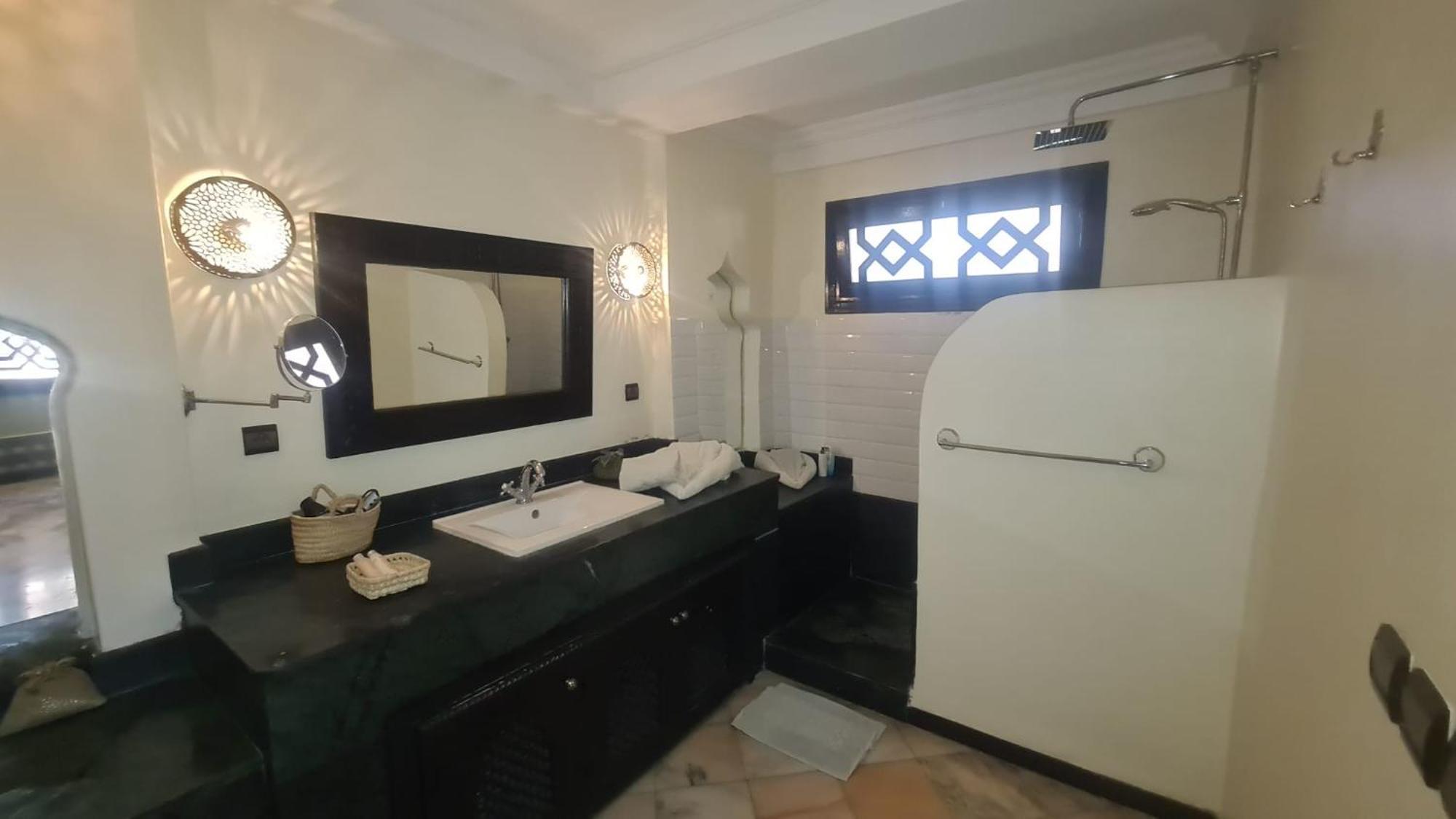Villa Park Villa, 8 Suites, Pool, 10mn From Gueliz Marrakesh